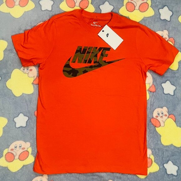 Nike Other - NWT orange Nike T-shirt Boys Large